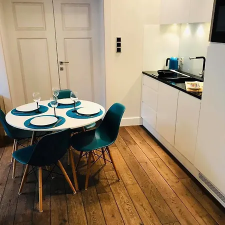 Victus Apartamenty, Omega 索波特