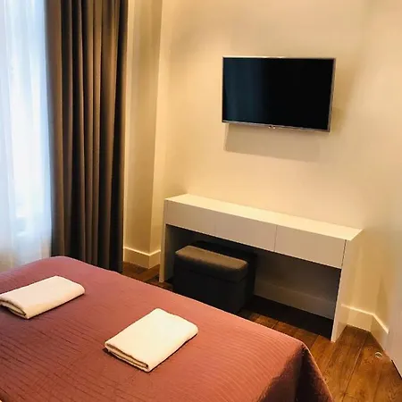 Victus Stylish In The Center In By Renters דירה *
